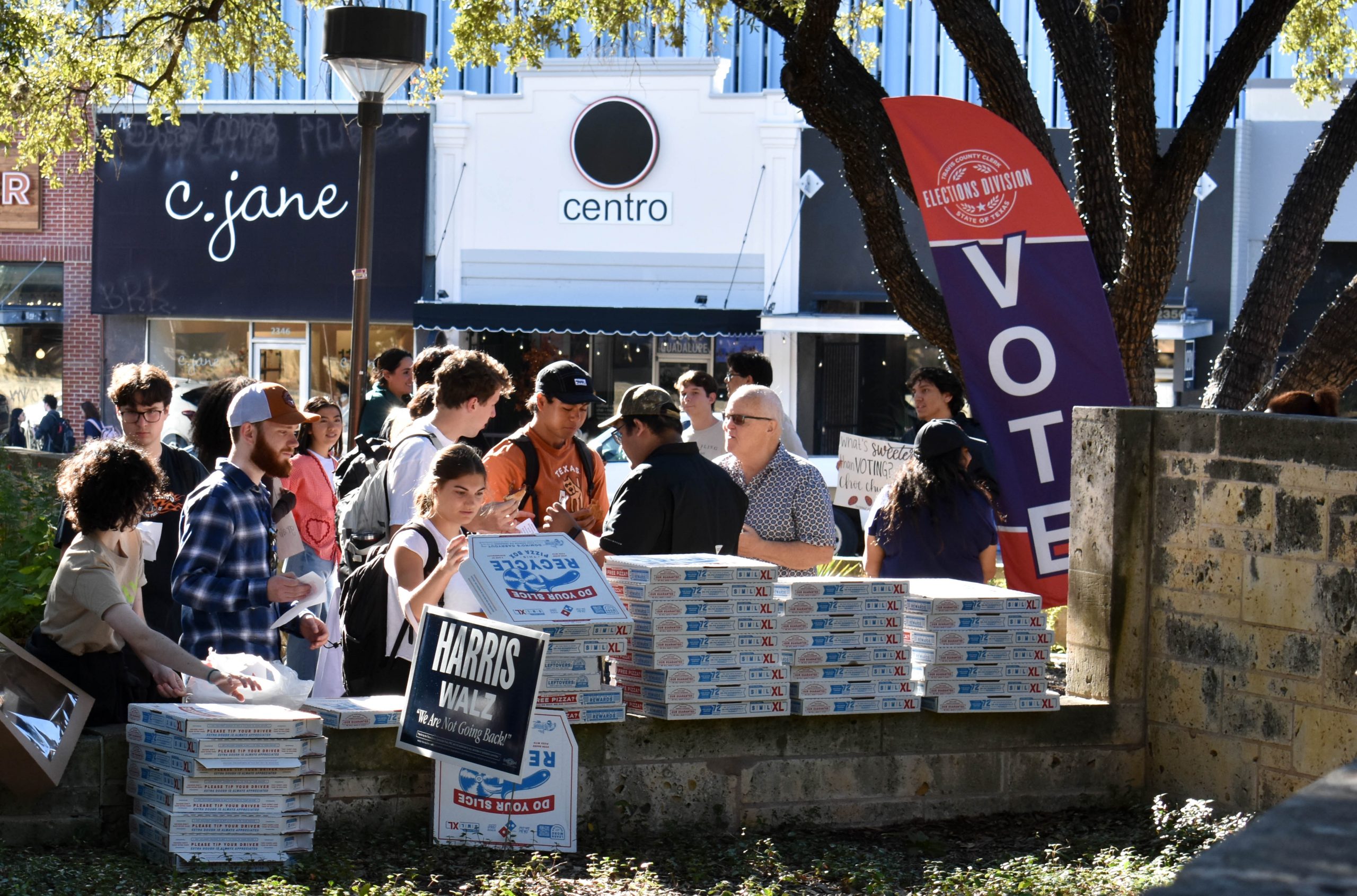 UT Election Scenes02