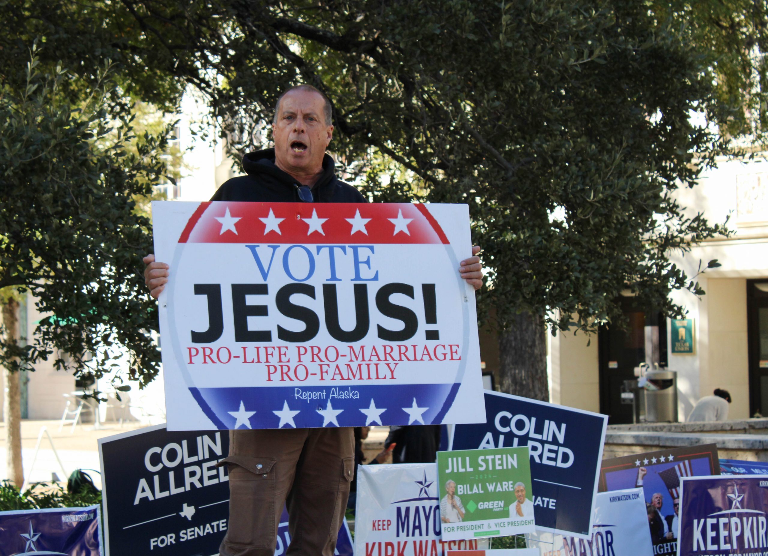 UT Election Scenes05