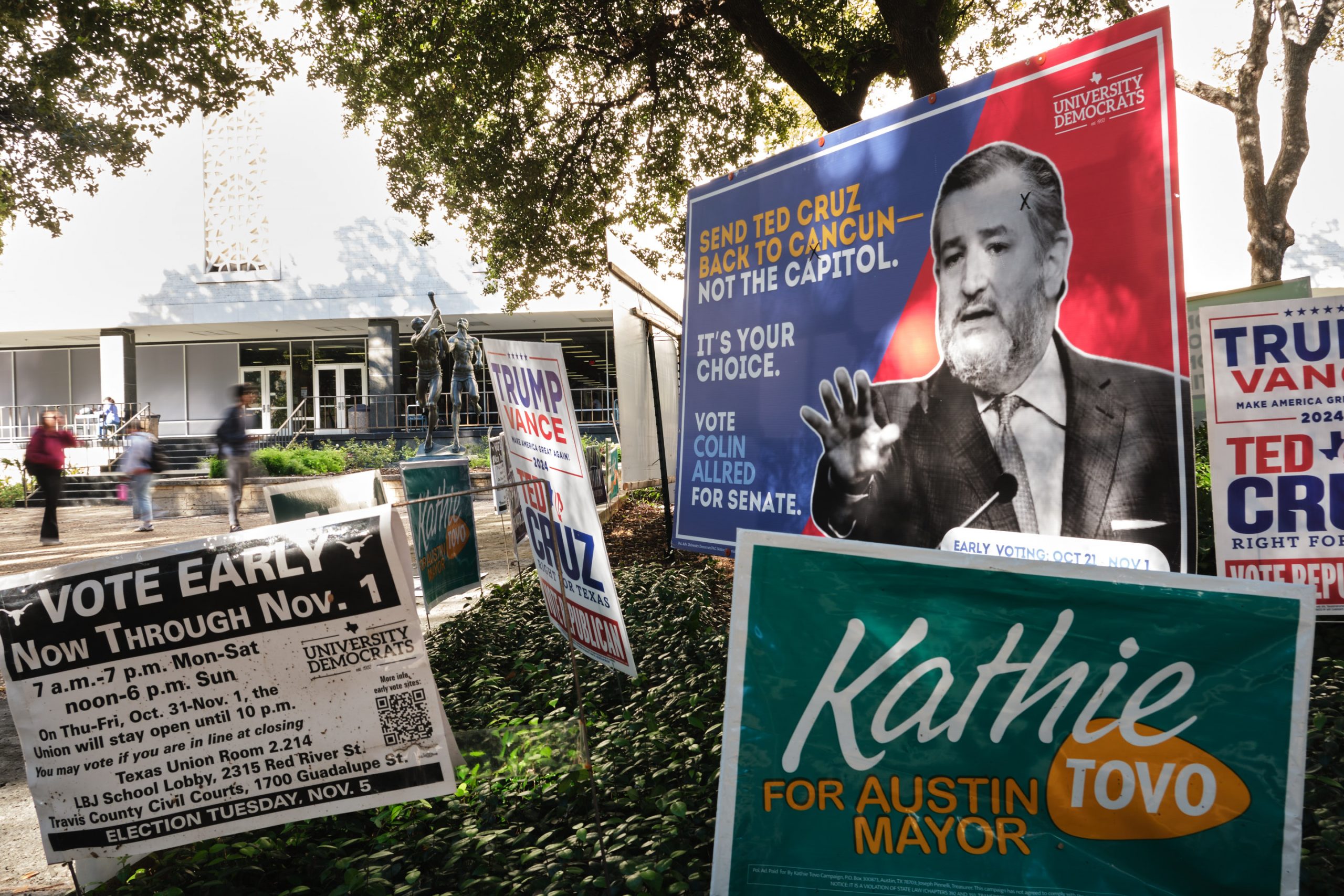 UT Election Scenes19